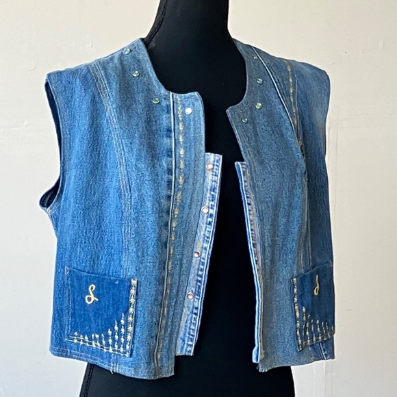 Two-tone cropped denim vest - Picture 6 of 8